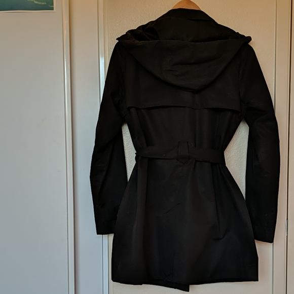 Stylish women's rain coat - Picture 3 of 3